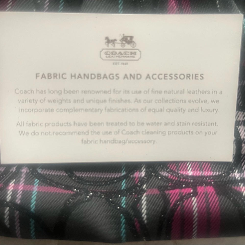 COACH Poppy Wristlet NEW - Picture 2 of 6